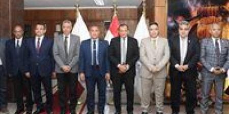 مصر تعزز قدراتها البحرية بتوقيع عقد تصنيع 4 قاطرات و3 لنشات لخدمة الموانئ وتوطين الصناعة