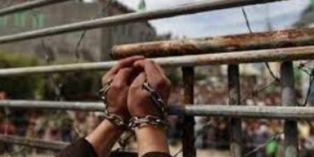 مندوبية فلسطين لدى الجامعة العربية تستقبل وفداً من الأسرى المحررين