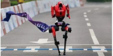 روبوت صينى يحطم الرقم القياسى العالمى فى سباق ماراثون بكين