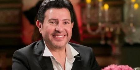 بدأت في التحسن.. تطورات الحالة الصحية لـ هاني شاكر| خاص