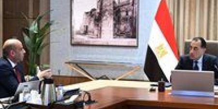 رئيس الوزراء يلتقي وزير العمل لاستعراض عدد من ملفات عمل الوزارة