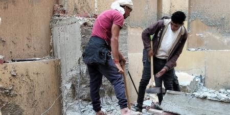 إزالة فورية لمخالفة بنائية جنوب الأحياء 6 أكتوبر ضمن حملات الانضباط