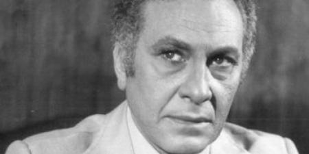 ذاكرة اليوم.. بدء أعمال حفر قناة السويس ورحيل محمود مرسى