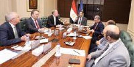 وزير الاتصالات يبحث مع مسئولي شركة HMD خطط التوسع في تصنيع وتصدير هواتف «نوكيا» من مصر