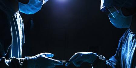 نهاية لمعاناة مزمنة.. نجاح عملية دقيقة لمريضة داخل مستشفى دسوق العام