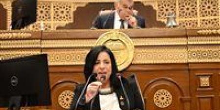 القمار يغزو الملاعب المصرية.. ميرال الهريدي تطالب الحكومة بحسم فوضى إعلانات المراهنات