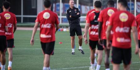 تشكيل الأهلي المتوقع أمام بيراميدز.. توروب يناور بورقة بن شرقي