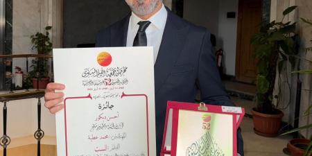 محمد عطية يفوز بجائزة أفضل ديكور عن فيلم الست في مهرجان جمعية الفيلم