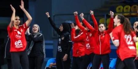 الأهلى يهزم  الشمس 32 - 21 و يتوج  بكأس مصر لسيدات كرة اليد