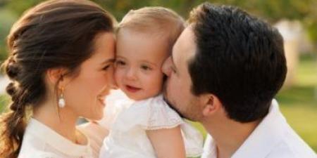 لقطة عائلية دافئة.. كيف احتفل ولي عهد الأردن بعيد ميلاد الأميرة رجوة؟