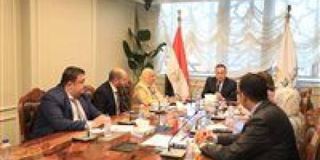 وزير التعليم العالي يبحث تعزيز ترتيب الجامعات المصرية في التصنيفات الدولية