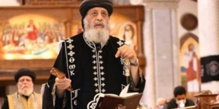 لوجوده خارج البلاد.. البابا تواضروس يوفد وفدًا رفيع المستوى لتعزية رئيس الوزراء