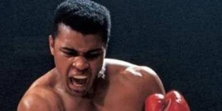 في مثل هذا اليوم.. محمد علي كلاي يرفض الالتحاق بالجيش الأمريكي