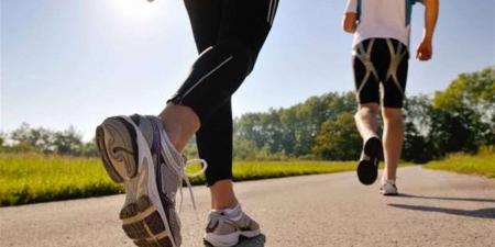 ماذا يحدث لجسمك عند المشي 30 دقيقة يوميًا؟ فوائد صحية لا تتوقعها