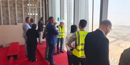 وزير البنية التحتية الرواندي يتفقد البرج الأيقوني بالعاصمة الإدارية لتعزيز التعاون المشترك