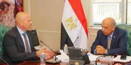وزير الكهرباء يبحث مع مجموعة «إنكوم» آليات توفير الطاقة الكهربائية اللازمة لإقامة مشروع مركز عالمي للبيانات