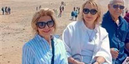 رئيس الاتحاد الدولي لرفع الأثقال يزور الأهرامات وينبهر بالحضارة الفرعونية