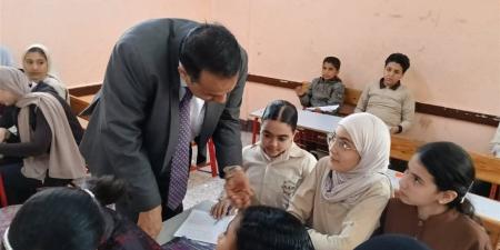 وكيل "تعليم الغربية" يُتابع انضباط مدارس المحلة ويُشدد على المراجعات النهائية