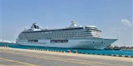 ميناء السخنة يستقبل السفينة (CRYSTAL SERENITY) بحمولة 1100 فرد