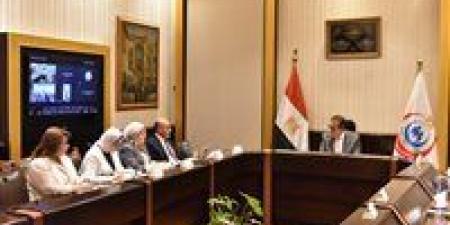 وزير الصحة يعقد اجتماعاً مع نخبة خبراء لبحث تطوير منظومة زراعة الأعضاء