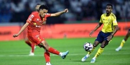 القادسية ضد النصر.. تعادل 1-1 في شوط أول مثير بالدوري السعودي