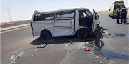 اختلال عجلة القيادة ينهي الرحلة.. مصرع شخصين وإصابة 10 في حادث بالفيوم