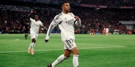 أزمة داخل ريال مدريد.. "ماركا" تكشف عزلة مبابي وصراعه مع فينيسيوس