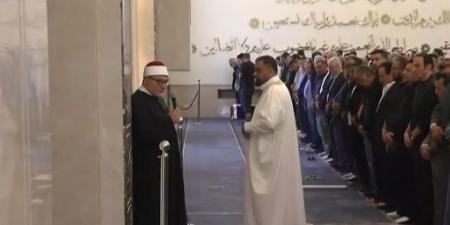 خالد الجندي يقيم صلاة جنازة الفنان هاني شاكر بمسجد أبو شقة| صور