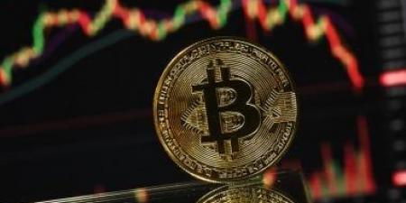 "بيتكوين" تتراجع إلى 79.6 ألف دولار مع تصاعد التوتر بين أمريكا وإيران