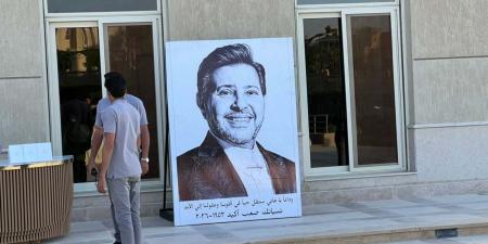 مشاهد وداع مؤثرة وحضور مهيب.. أبرز لقطات من عزاء هاني شاكر
