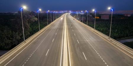 وزير النقل ومحافظ بني سويف يشهدان التشغيل التجريبي للمرحلة الأولى من مشروع محور الفشن التنموي على النيل