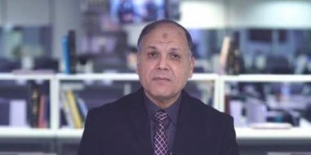 ما صحة تدخل الـVAR فى القرارات المؤثرة بذهاب نهائى الكونفدرالية؟ عادل عقل يجيب