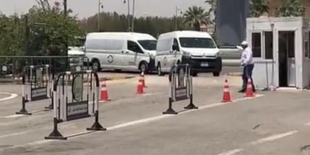 وصول جثمان عبد الرحمن أبو زهرة إلى مسجد الشرطة لأداء صلاة الجنازة.. صورة