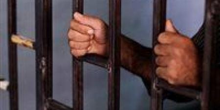 القبض على ربة منزل وشقيق زوجها لاتهامهما بالشروع في قتل طفل بعزبة موسى شكري بشربين