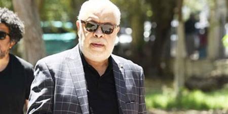 أشرف زكي يشارك في جنازة الراحل عبدالرحمن أبو زهرة (فيديو)