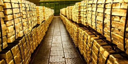 هبوط أوقية الذهب إلى 4708 دولارات في بداية التداول اليوم الأربعاء
