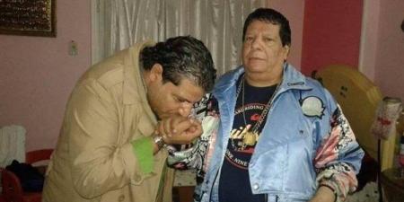 تصرف صادم من نجل شعبان عبد الرحيم بعد إعلان وفاة ابنته.. تقاصيل