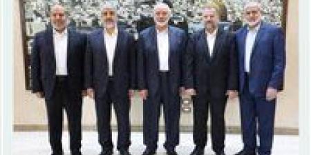 منافسة بين مشعل والحيّة.. حركة حماس تحسم هوية رئيس مكتبها السياسي الأحد