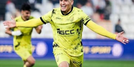 المغرب الفاسي يحسم الجدل بشأن انتقال سفيان بنجديدة إلى الأهلي