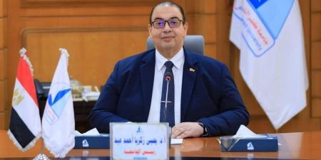نشر 4 أبحاث بمجلات عالمية.. رئيس جامعة كفر الشيخ يشيد بطلاب "تكنولوجيا النانو"