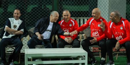 أجواء مرحة فى معسكر منتخب مصر.. «وصلة هزار» تجمع أبو ريدة وحسام حسن