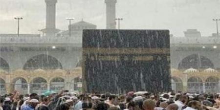 سحب رعدية ممطرة اليوم.. 21 محطة أرصاد لمراقبة الطقس فى مكة والمشاعر