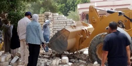 "زراعة الجيزة" تزيل حالات تعدٍ على الأراضي الزراعية ضمن التصدي لمخالفات البناء