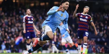 "مرموش" على مقاعد البدلاء في تشكيل مانشستر سيتي أمام أستون فيلا بالدوري الإنجليزي