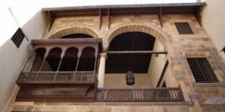 عرض أصداء مكانية ببيت السنارى.. تجربة فنية تمزج الضوء بالعمارة