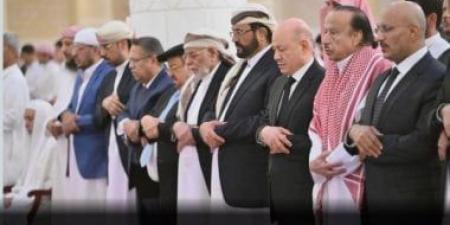 بحضور العليمى.. تشييع جثمان الرئيس اليمنى السابق عبد ربه منصور هادى
