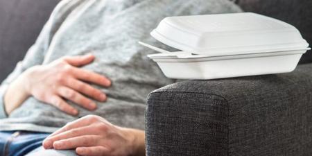 تناول الطعام في وقت متأخر من الليل.. كيف يؤثر على الوزن وصحة الجسم؟
