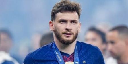 كفاراتسخيليا يحصد جائزة أفضل لاعب في دوري أبطال أوروبا 2025-2026