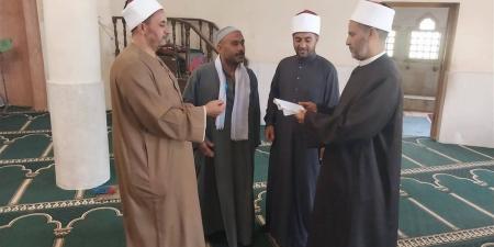 "أوقاف المنيا" تتابع سير العمل في إدارة دمشير
