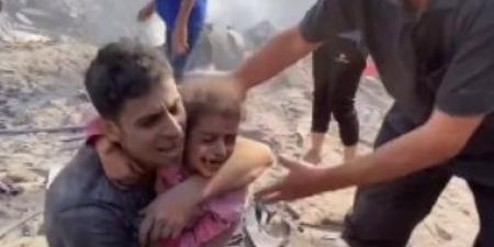 جيش الاحتلال يحرق عشرات المنازل والممتلكات شرق مخيم جباليا شمال غزة